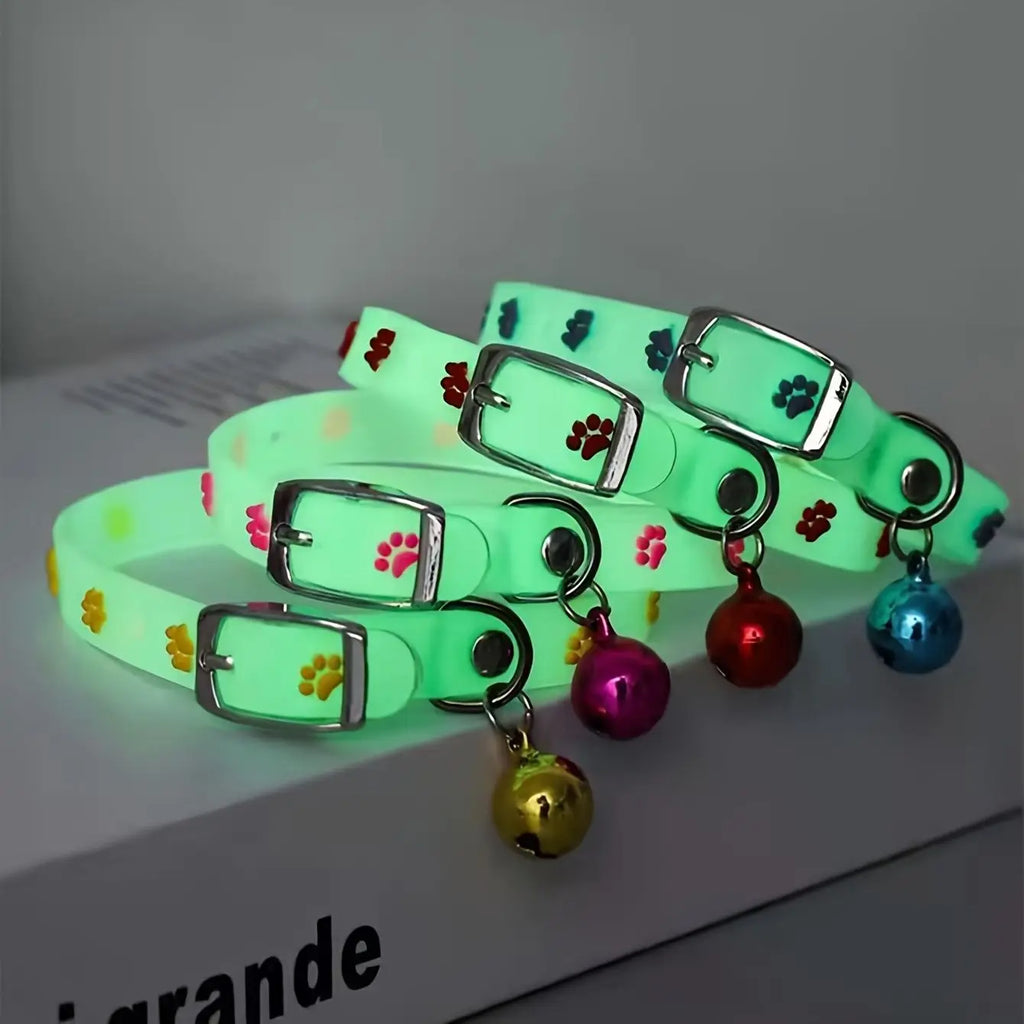 Cute Glowing Cat Collar with Bell, Luminous Night Safety Neck Collar, Anti-lost Pet Neck Ring for Kittens Cats Small Dogs